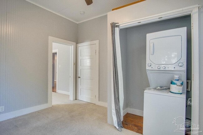 Building Photo - 618 N B St