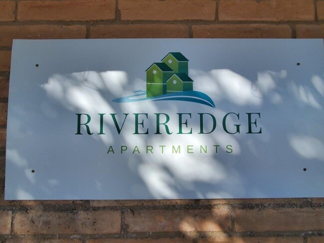 Primary Photo - Riveredge