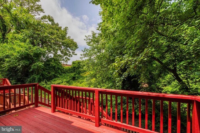 Building Photo - 2615 Chivalry Ct