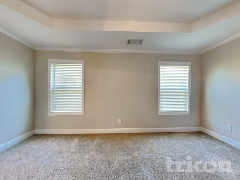 Building Photo - 210 Livingston Ct