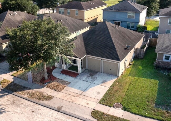 Building Photo - 16611 Cheshire Grove Ln