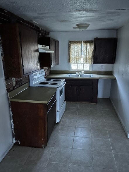 Building Photo - 520 Buckley St