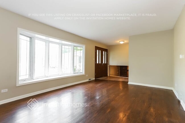 Building Photo - 9922 S 86th Ave