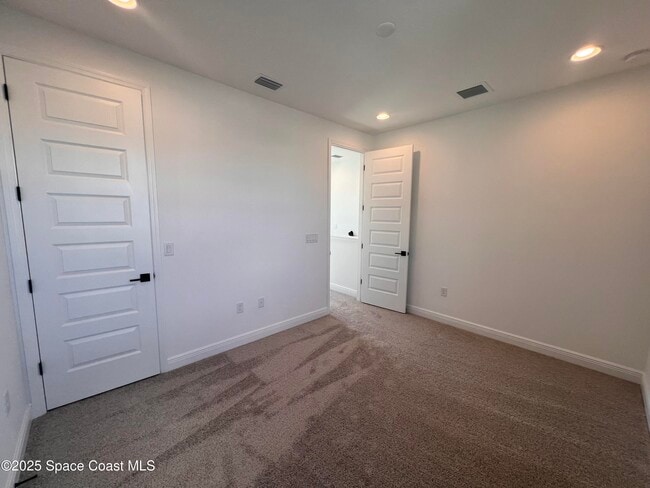 Building Photo - 7680 Allure Dr