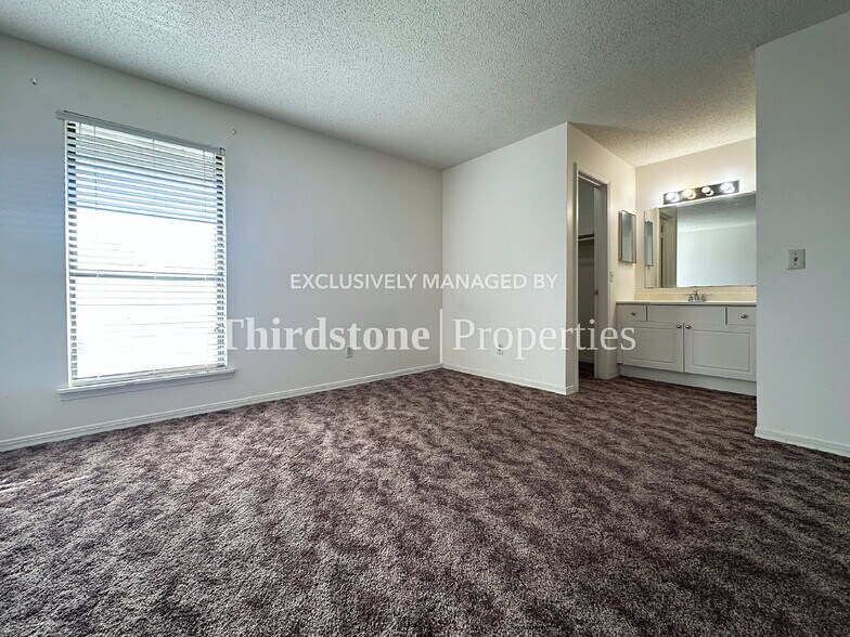 Building Photo - 10200 Belle Rive Blvd