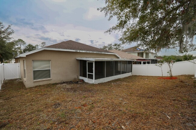 Building Photo - Charming 3/2 Home on Terrace River Drive –...