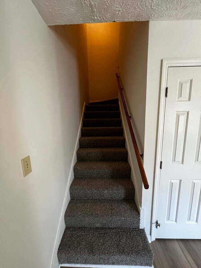 Building Photo - 1016 Ancestry Dr