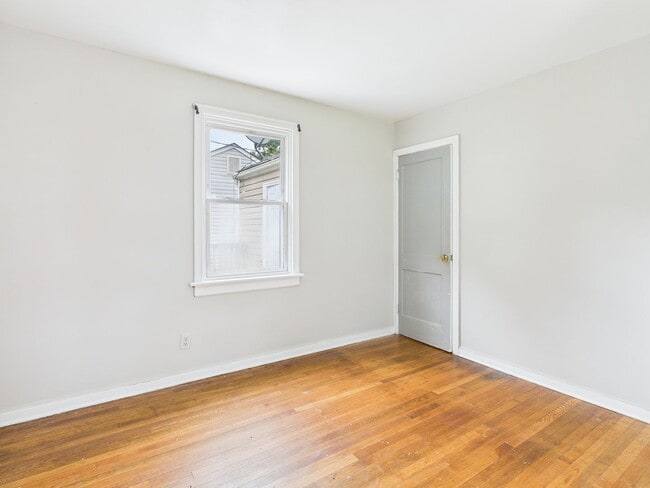 Building Photo - 4707 Castlewood Rd