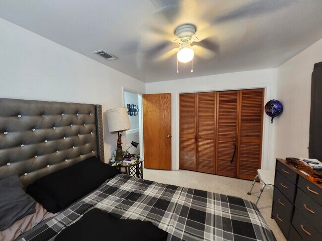 Building Photo - 2521 Tomoka Ave