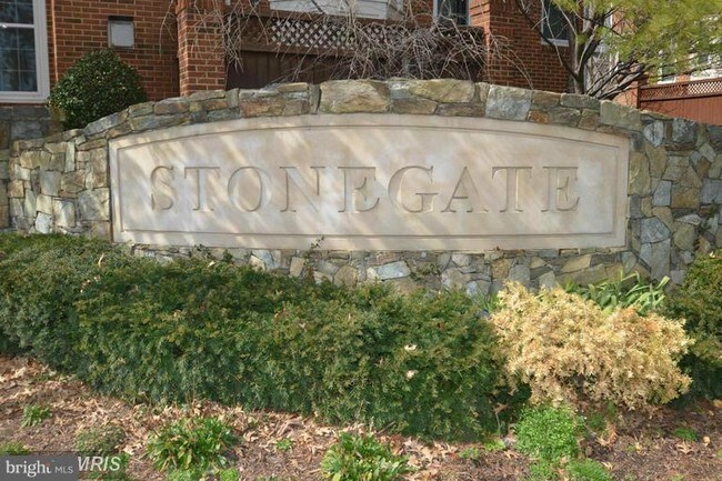 Building Photo - 4653 Lambert Dr