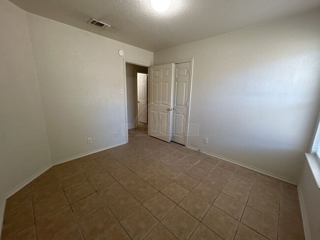 Building Photo - 207 Dale Earnhardt Dr