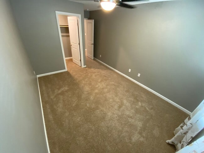 Building Photo - Beautiful home in desirable neighborhood for rent in Visalia CA