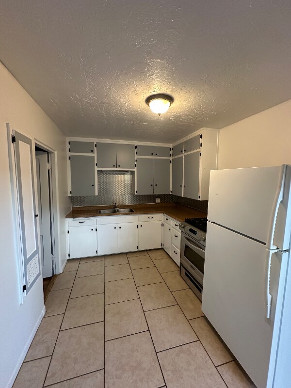 Building Photo - 4227 Brockmont Ave NE