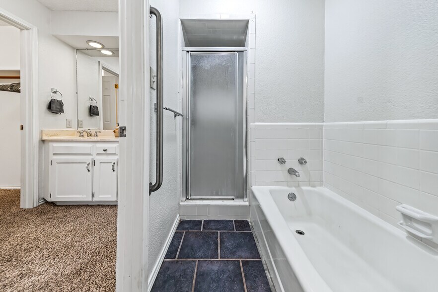 Building Photo - 7224 Fuller Cir
