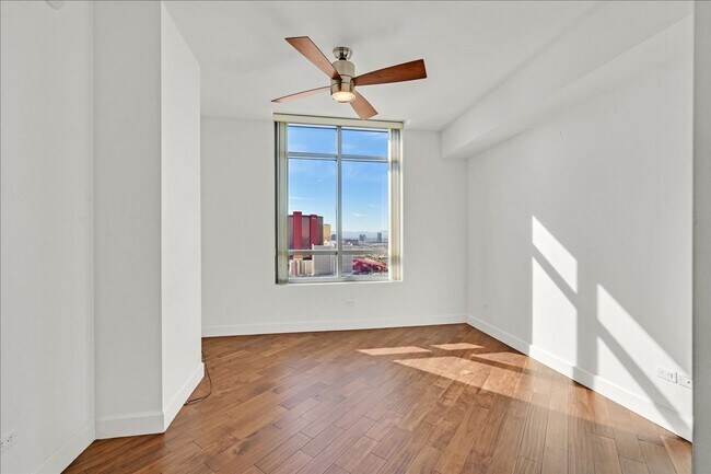 Building Photo - Dual Masters & Incredible Strip Views, 37th Floor or Allure