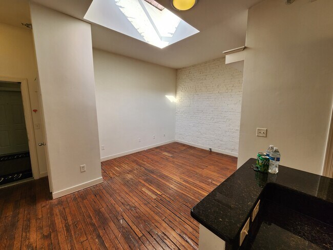 Building Photo - Broad St. Lofts