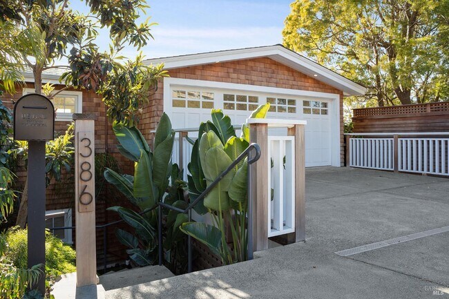 Building Photo - 386 Greenwood Beach Rd