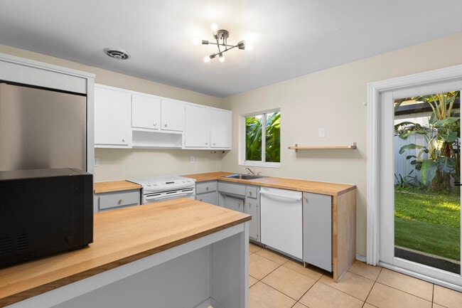 Building Photo - 170 NW 7th St