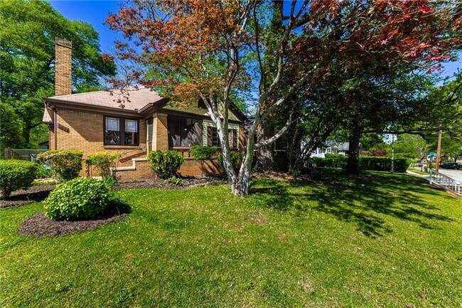Building Photo - 1029 Katherwood Dr SW