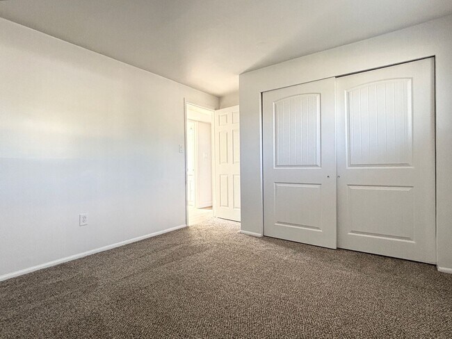 Building Photo - 403 N Morton Dr