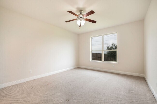 Building Photo - 3904 Driftwood Ln