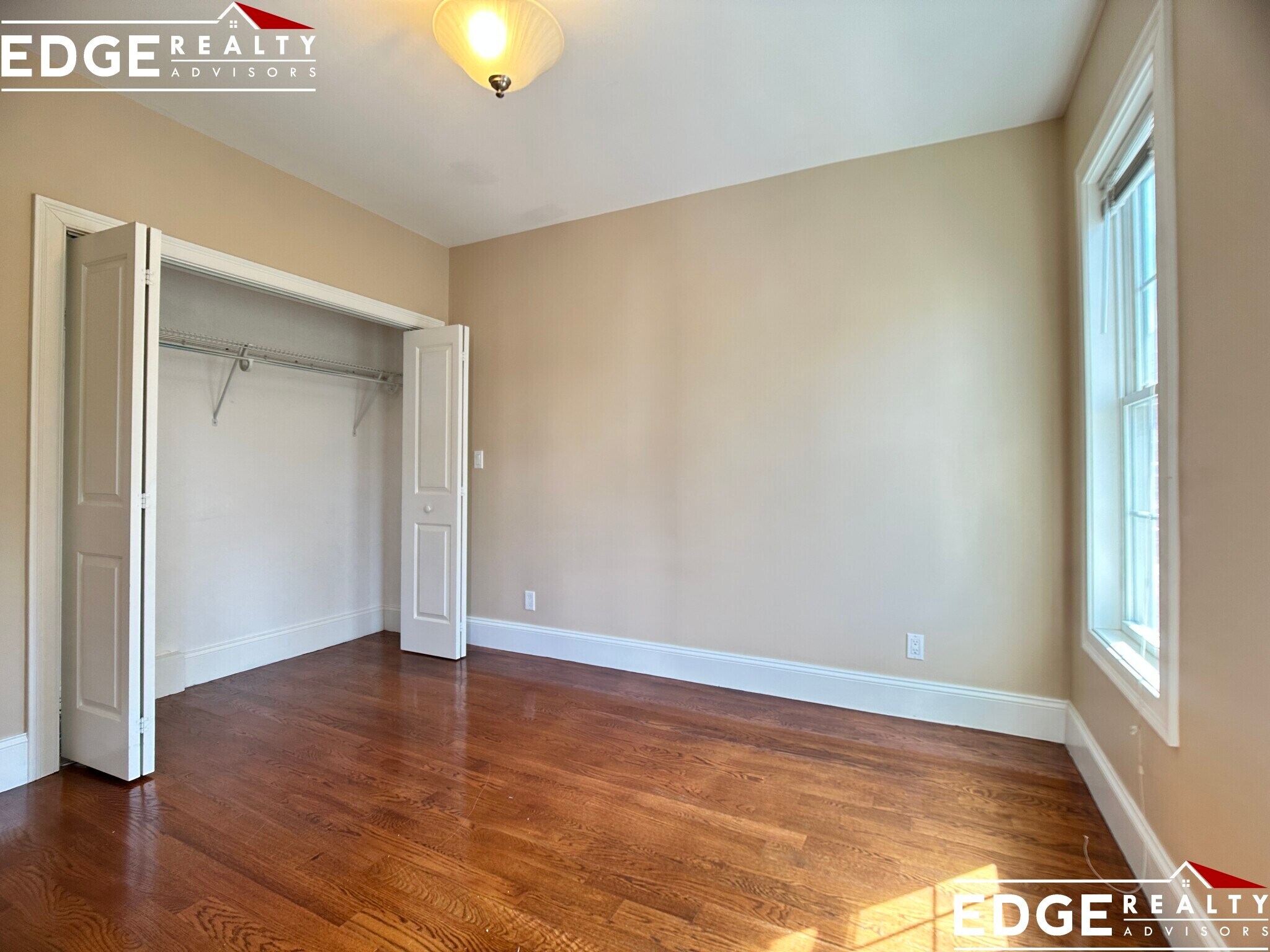 Building Photo - 4 Langley Rd