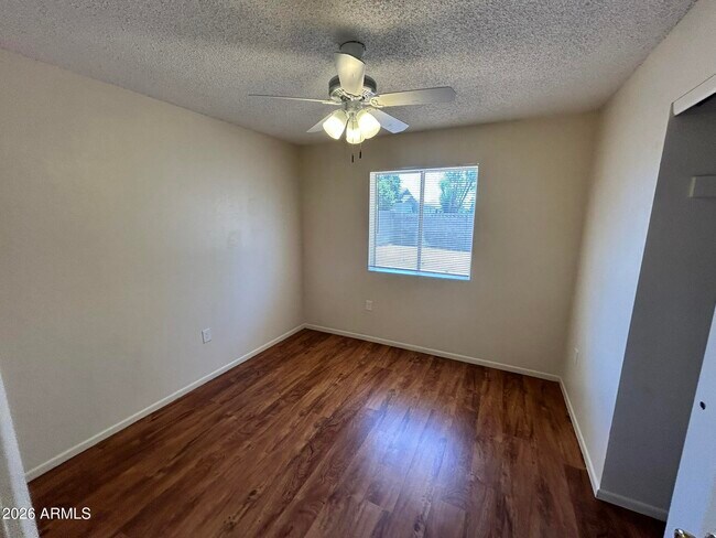 Building Photo - 3147 E Edgewood Ave