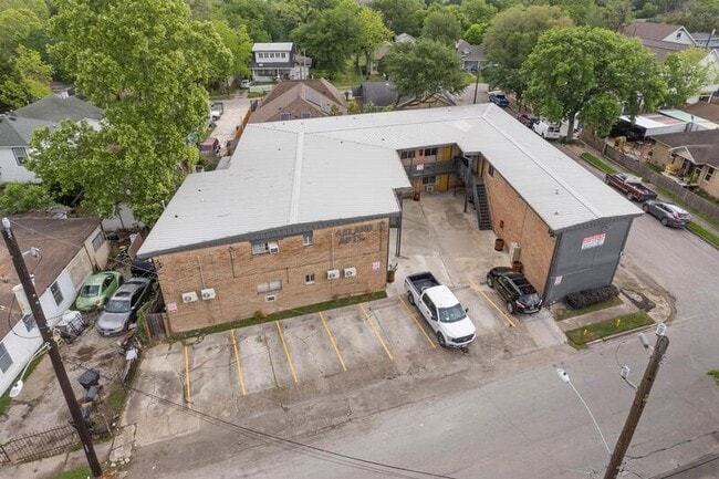 Building Photo - 4811 Oakland St