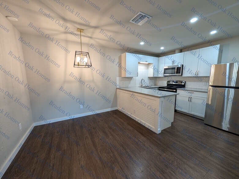 Dining area and kitchen - 1814 26th St W