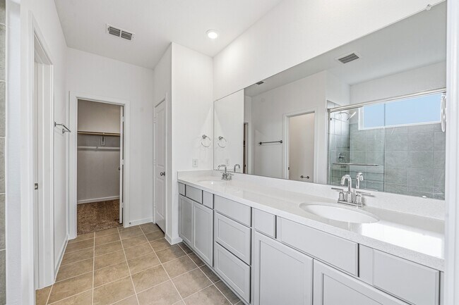 Building Photo - 22135 Rangemore Dr