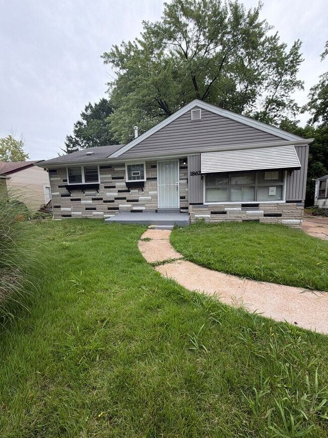 Building Photo - 3-bedroom, 1-bathroom single-family home