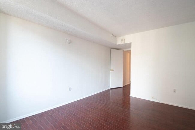 Building Photo - 1420 Locust St