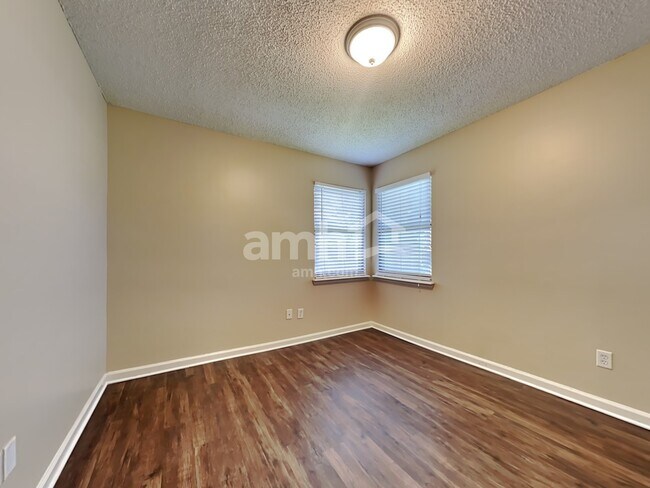 Building Photo - 2483 Ambrosia Dr