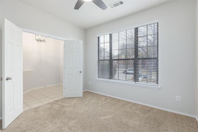 Building Photo - 10701 Vista Heights Blvd
