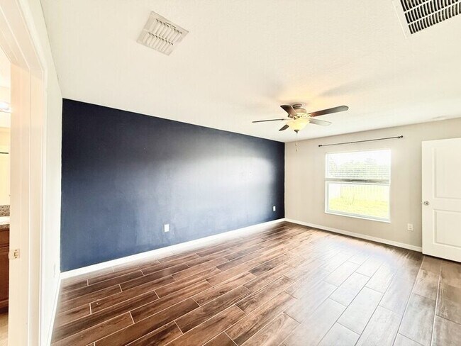 Building Photo - 17134 White Mangrove Dr