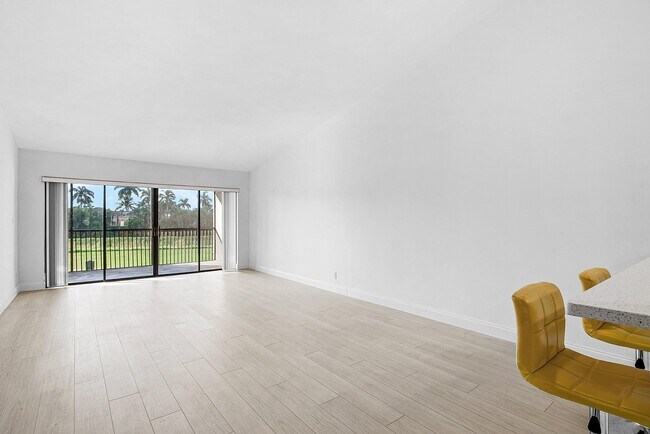 Building Photo - 5054 Golfview Ct