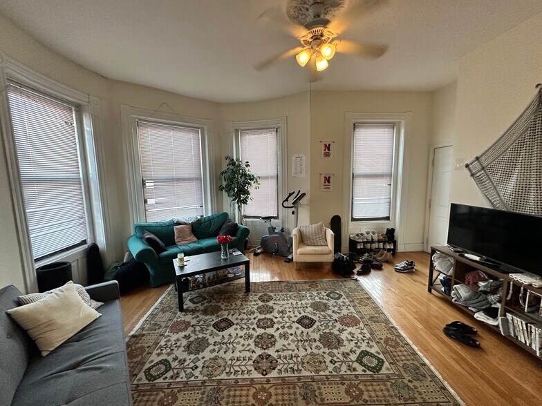 Building Photo - 1451 Tremont St