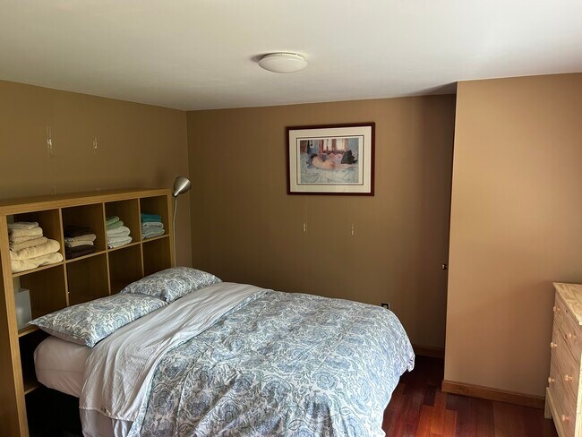 Building Photo - 119 Briarwood Dr