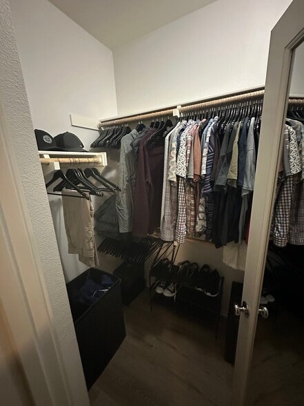 Building Photo - 315 Royal Gln