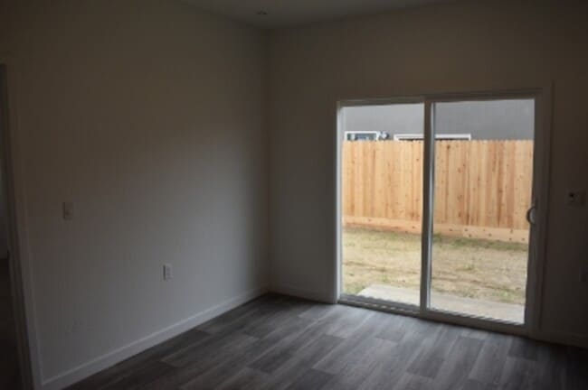 Building Photo - 4472 N San Miguel Ave