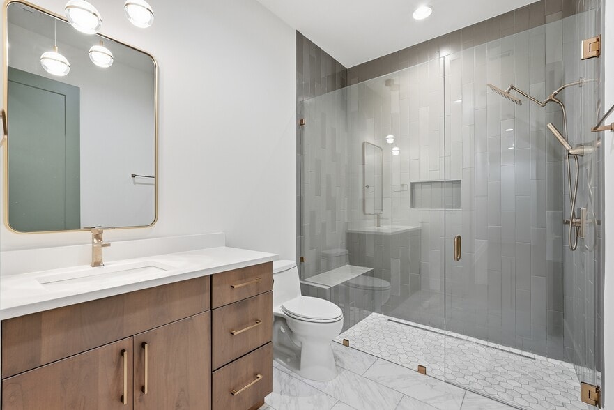 Building Photo - 3718 West End Ave