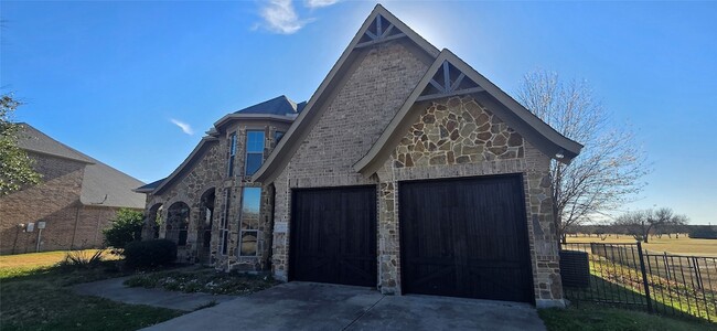 Building Photo - 2009 Stone River Blvd