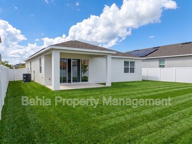 Building Photo - 819 Folklore Ln