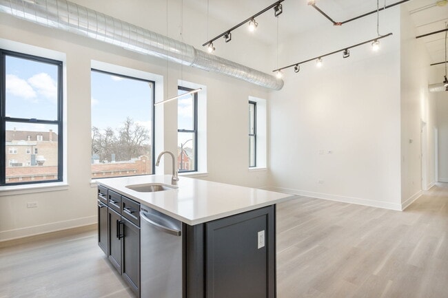 Building Photo - 3801 W 26th St