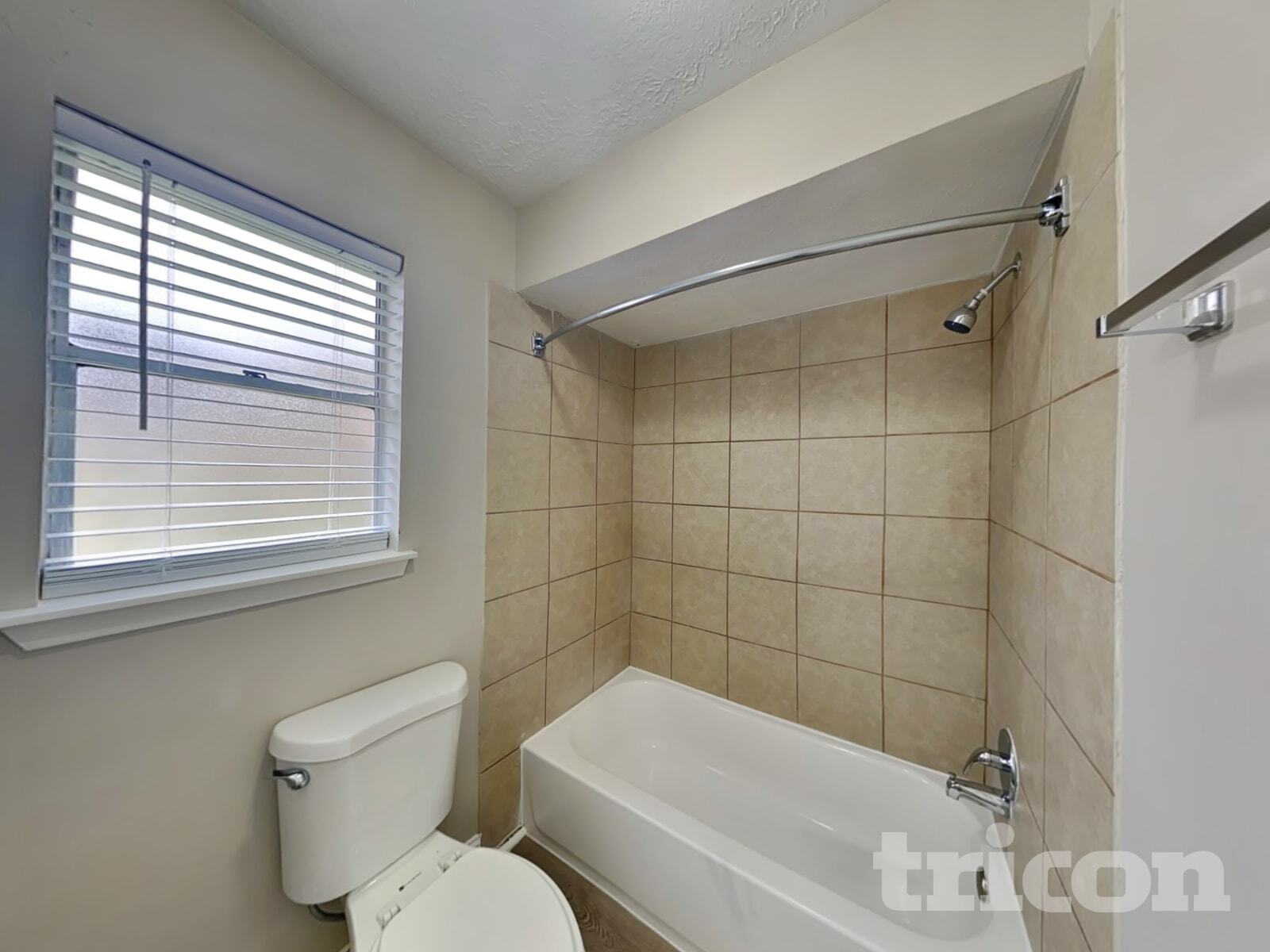 Building Photo - 23827 Beaverwood Dr