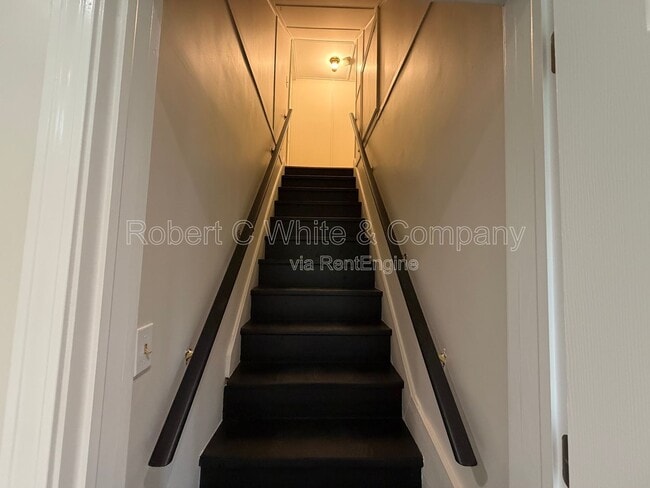Building Photo - 36 Pomeroy Ave
