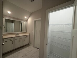 Building Photo - 205 E Barred Owl Dr