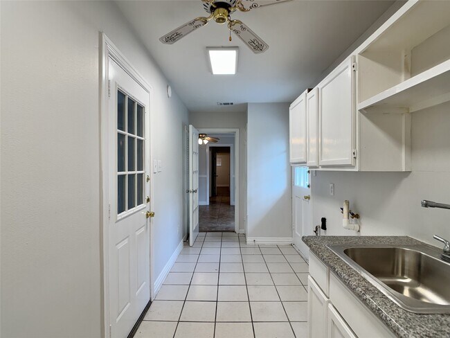 Building Photo - 5139 Indigo St