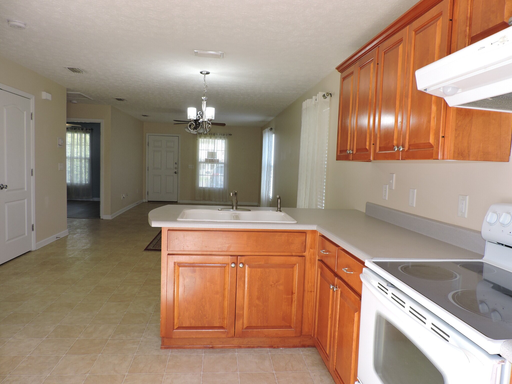 Building Photo - 121 Half Acre Ln