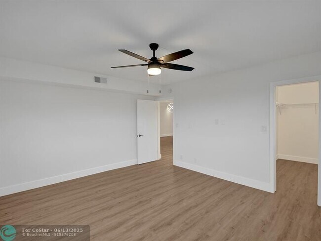 Building Photo - 3305 Aruba Way